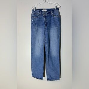 Abercrombie & Fitch 90’z Straight ultra high rise Jeans Size 30/10R Medium wash